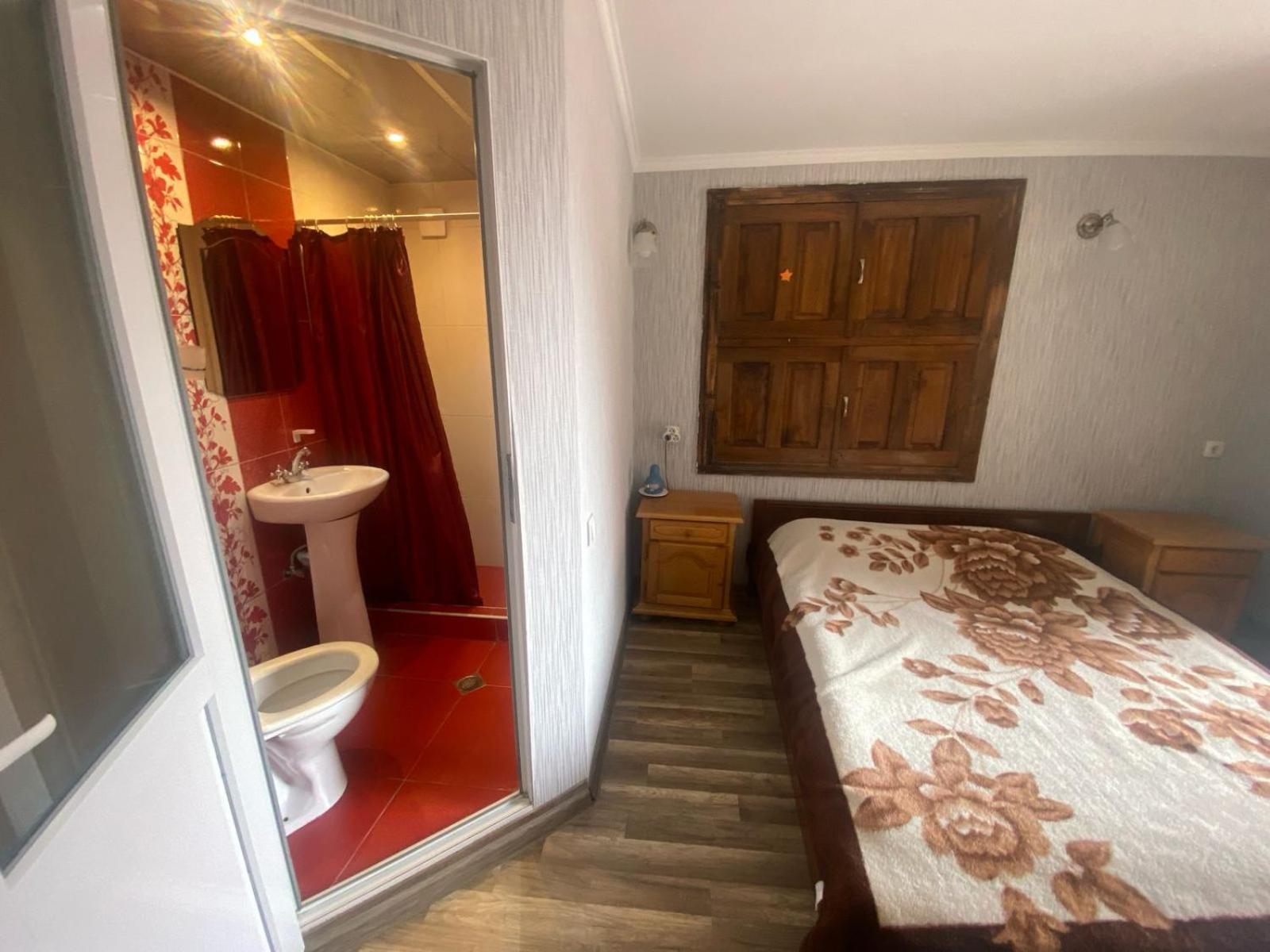 Archil And Nino Gigauri Guest House Kazbegi Exterior foto